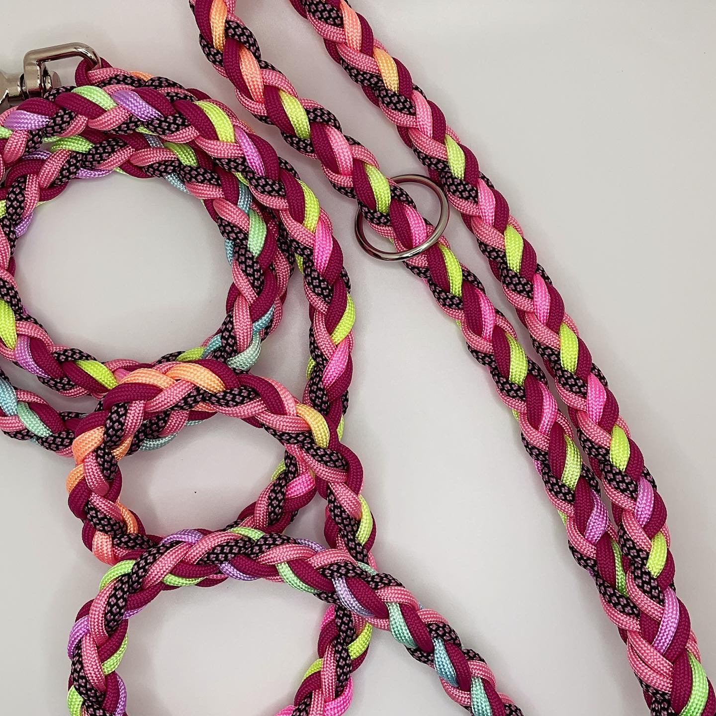 5.5 ft. Round braid Paracord Leash