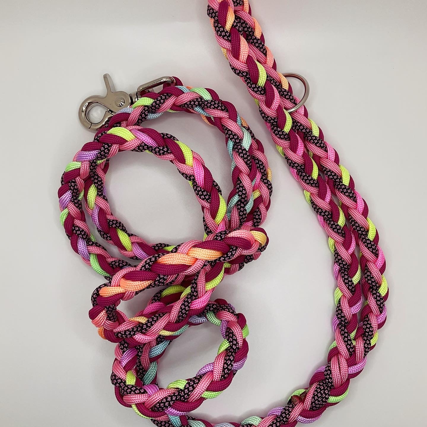 5.5 ft. Round braid Paracord Leash